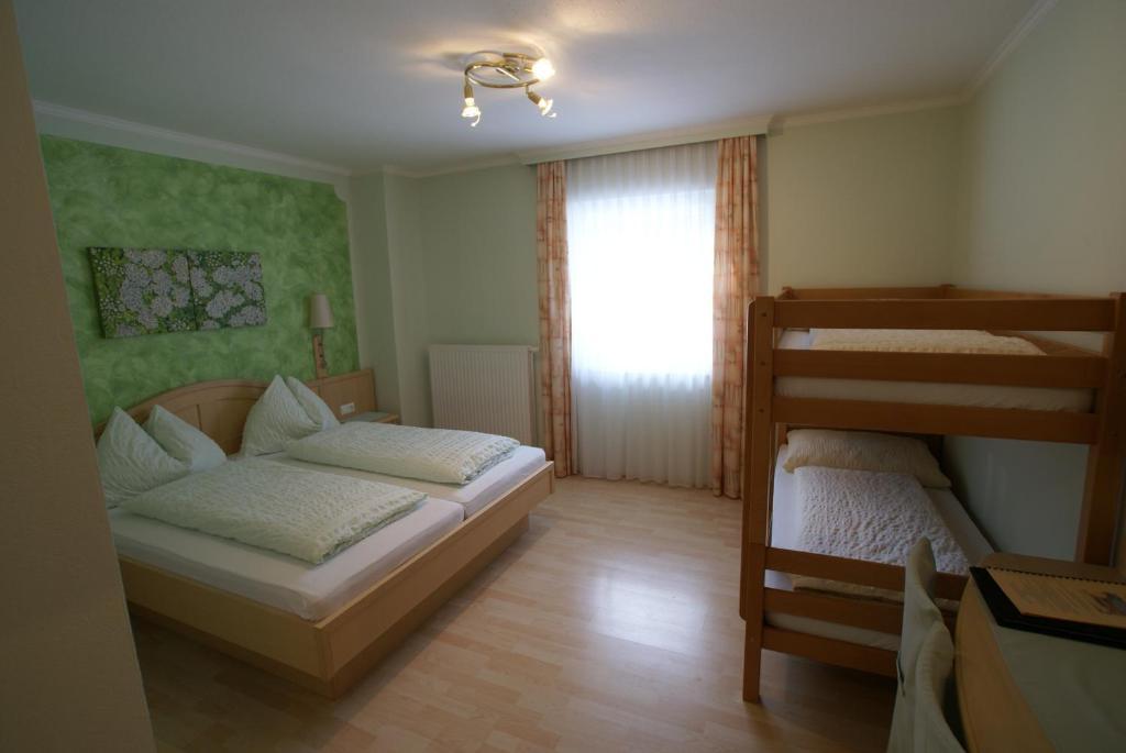 Gasthof Hotel Zur Post Ferlach Quarto foto